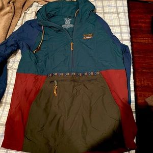 LL Bean Women's Mountain Classic Anorak